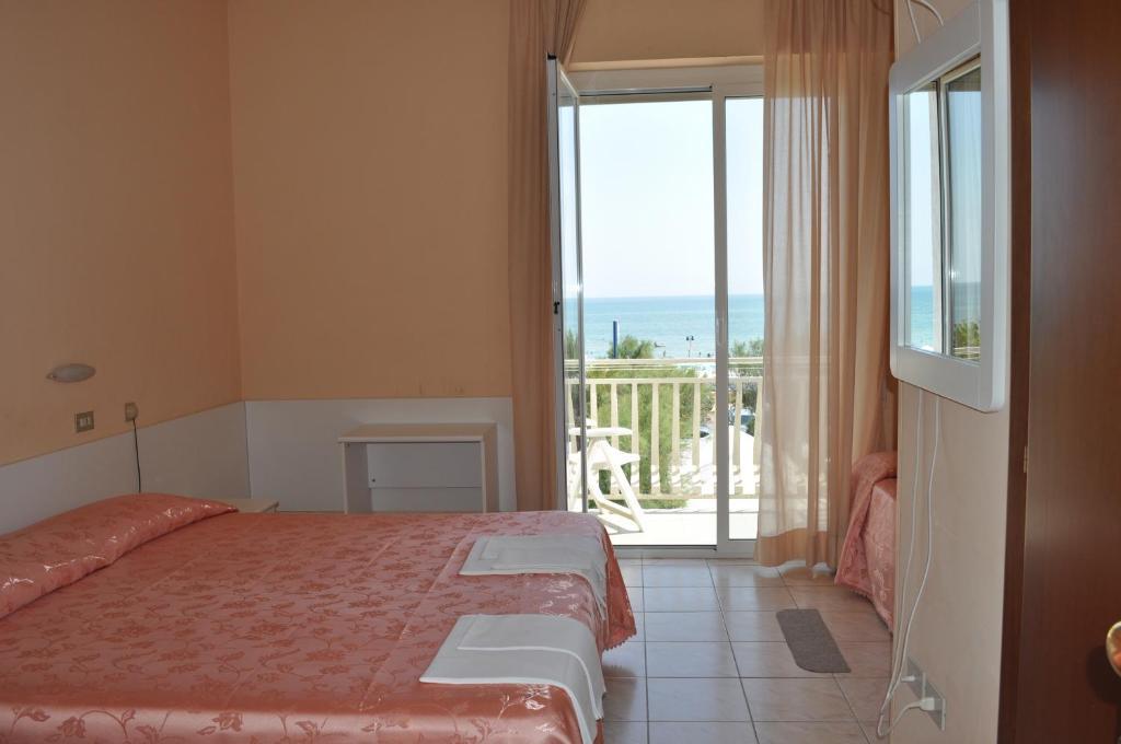 Hotel Perla Senigallia Habitación foto